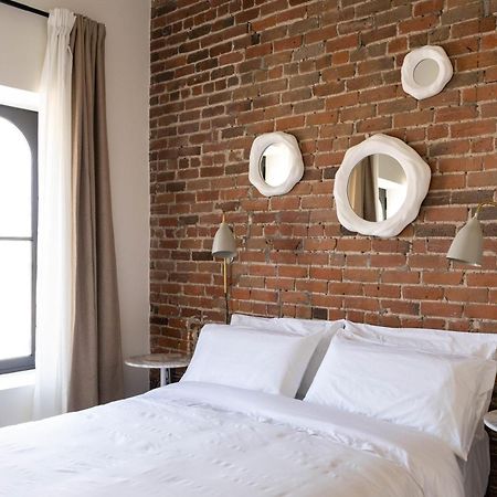 Maison Place Jacques-Cartier By Luxury In Transit Montreal Exterior photo