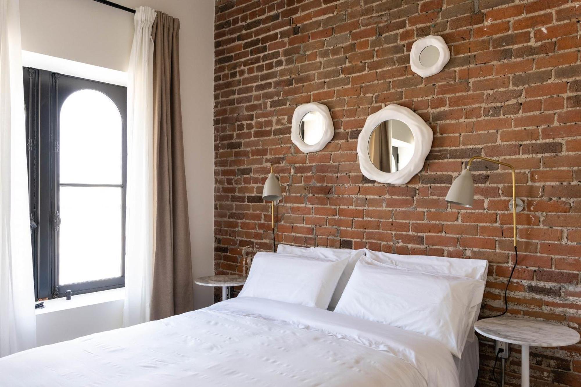Maison Place Jacques-Cartier By Luxury In Transit Montreal Exterior photo